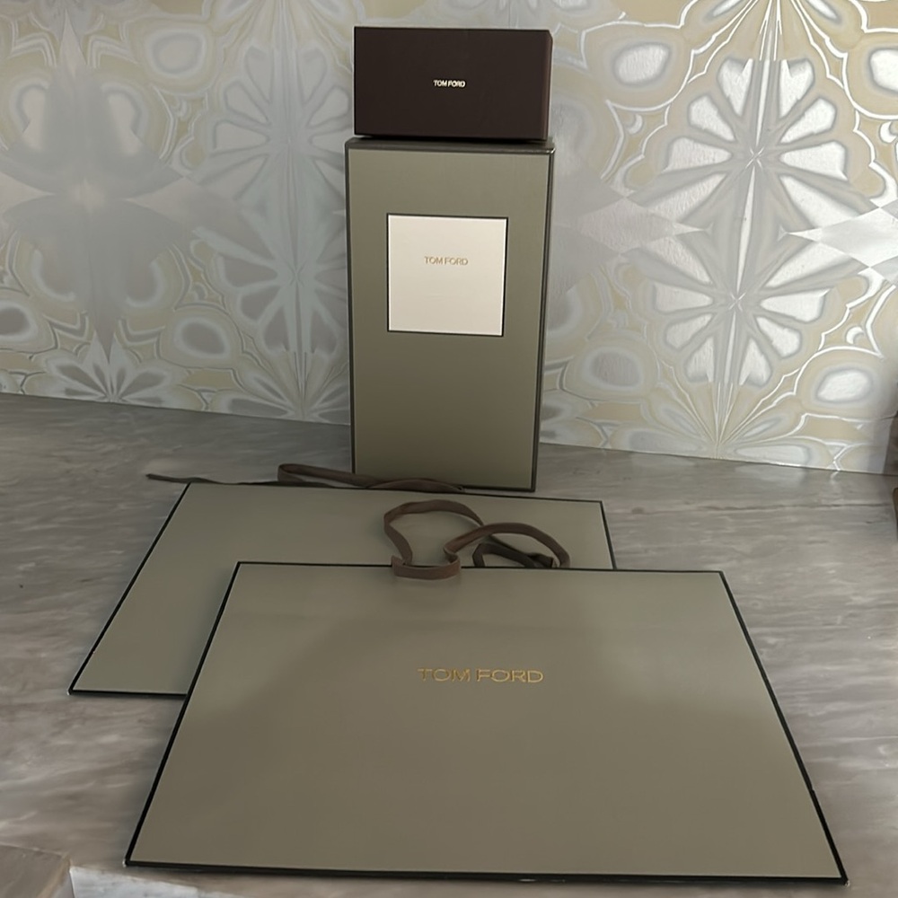 Tom Ford Shoe boxes and bags. - Picture 3 of 3